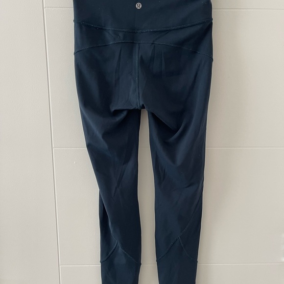LULULEMON WOMENS In movement 25” leggings in deep blue (size 6) - Picture 3 of 4